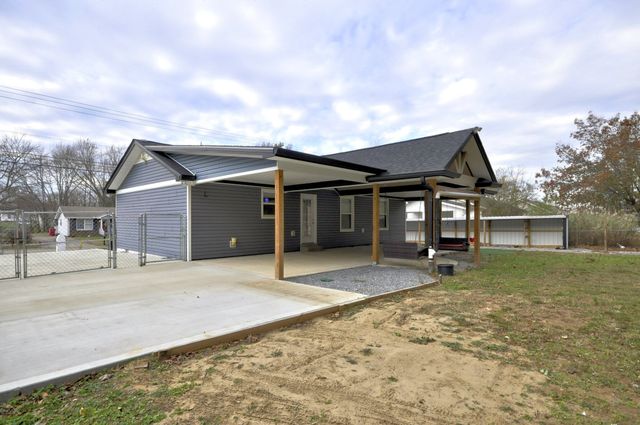 545 Donna Dr, Clarksville, TN 37042
