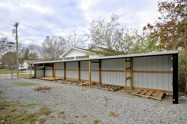 545 Donna Dr, Clarksville, TN 37042