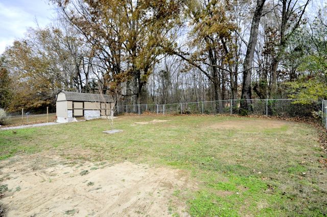 545 Donna Dr, Clarksville, TN 37042