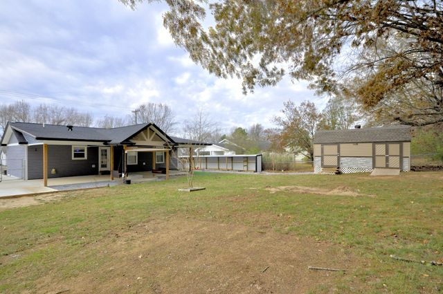 545 Donna Dr, Clarksville, TN 37042