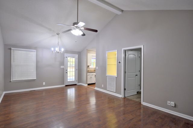 545 Donna Dr, Clarksville, TN 37042
