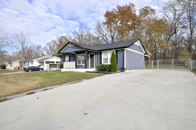 545 Donna Dr, Clarksville, TN 37042