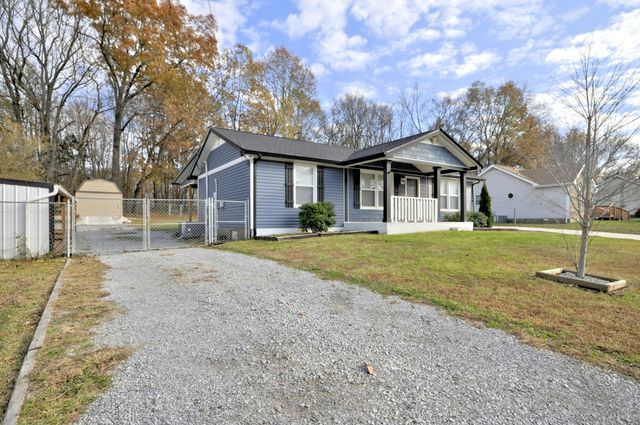 545 Donna Dr, Clarksville, TN 37042
