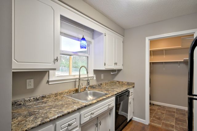 545 Donna Dr, Clarksville, TN 37042
