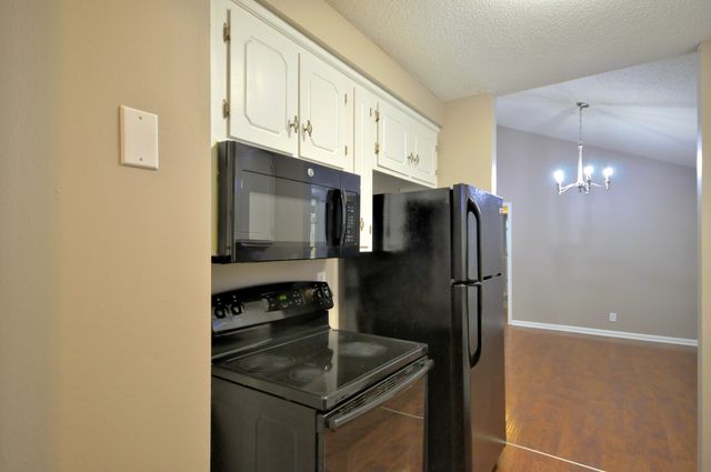 545 Donna Dr, Clarksville, TN 37042