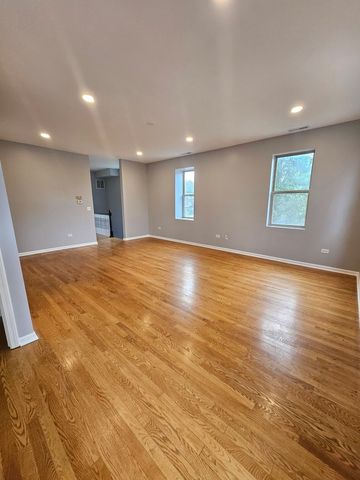 736 S Kedzie Avenue 2, Chicago, IL 60612