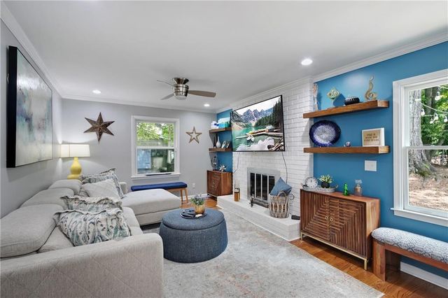 813 Lakeshore Drive, Berkeley Lake, GA 30096