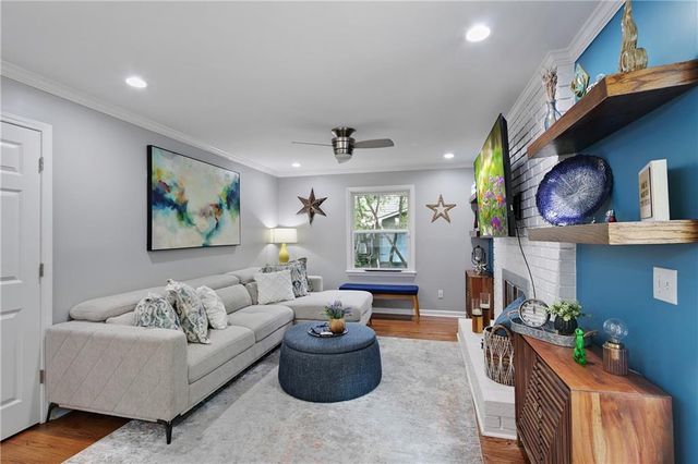 813 Lakeshore Drive, Berkeley Lake, GA 30096