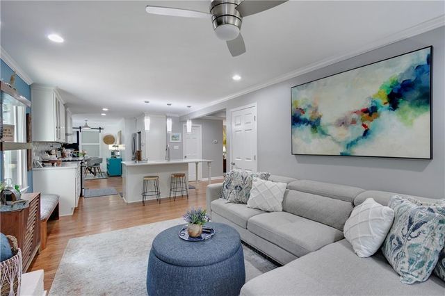 813 Lakeshore Drive, Berkeley Lake, GA 30096