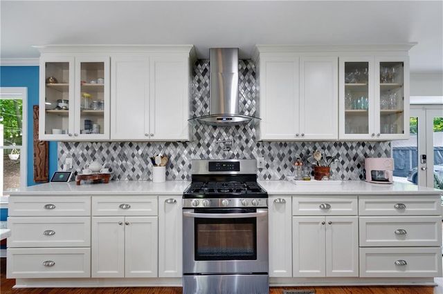 813 Lakeshore Drive, Berkeley Lake, GA 30096