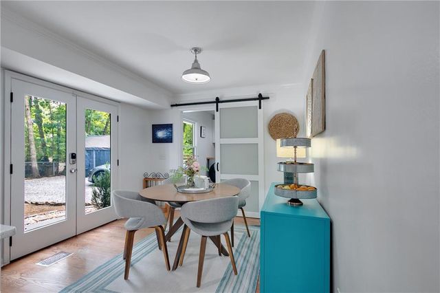 813 Lakeshore Drive, Berkeley Lake, GA 30096