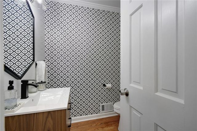 813 Lakeshore Drive, Berkeley Lake, GA 30096