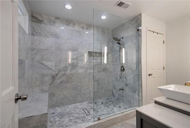 813 Lakeshore Drive, Berkeley Lake, GA 30096