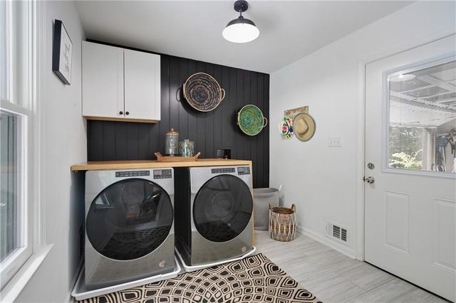 813 Lakeshore Drive, Berkeley Lake, GA 30096