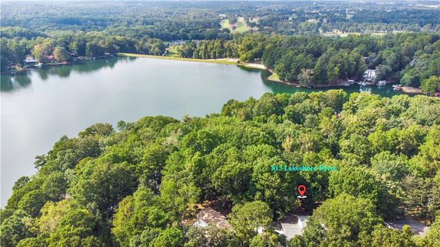 813 Lakeshore Drive, Berkeley Lake, GA 30096