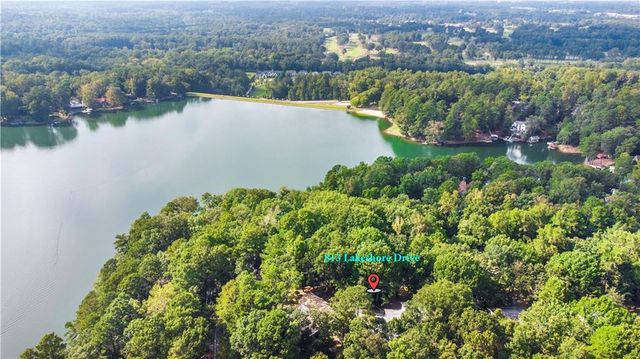 813 Lakeshore Drive, Berkeley Lake, GA 30096