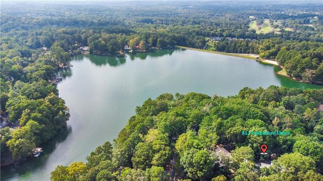 813 Lakeshore Drive, Berkeley Lake, GA 30096