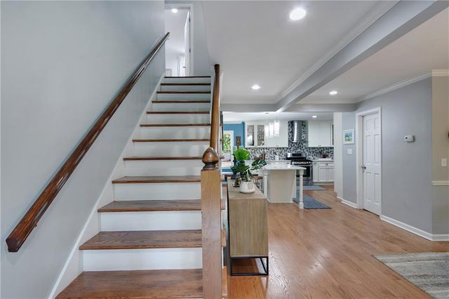 813 Lakeshore Drive, Berkeley Lake, GA 30096