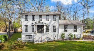 813 Lakeshore Drive, Berkeley Lake, GA 30096