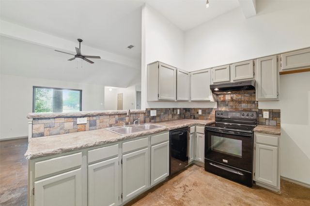 734 Lemons Street, Cedar Hill, TX 75104