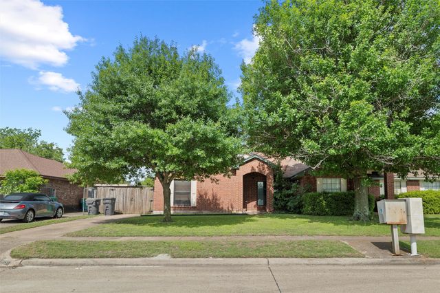 734 Lemons Street, Cedar Hill, TX 75104
