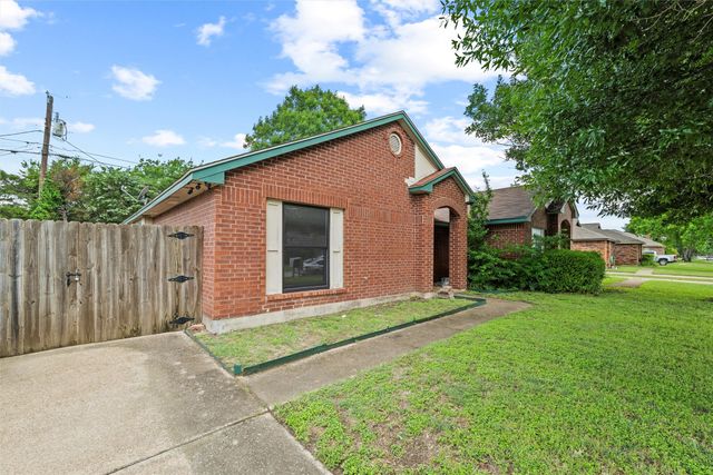 734 Lemons Street, Cedar Hill, TX 75104