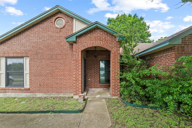 734 Lemons Street, Cedar Hill, TX 75104