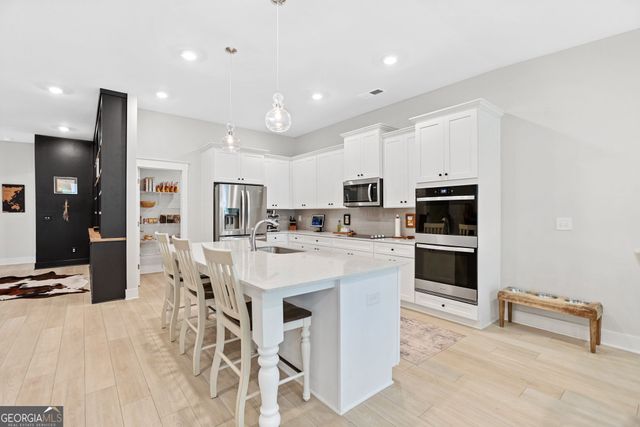 96 Whites Pond Road, Moreland, GA 30259