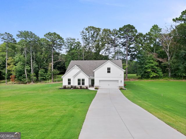 96 Whites Pond Road, Moreland, GA 30259