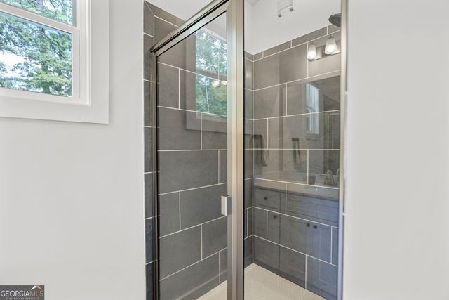 96 Whites Pond Road, Moreland, GA 30259