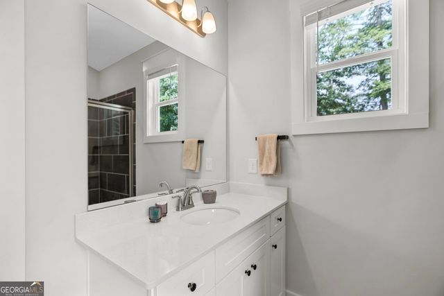 96 Whites Pond Road, Moreland, GA 30259