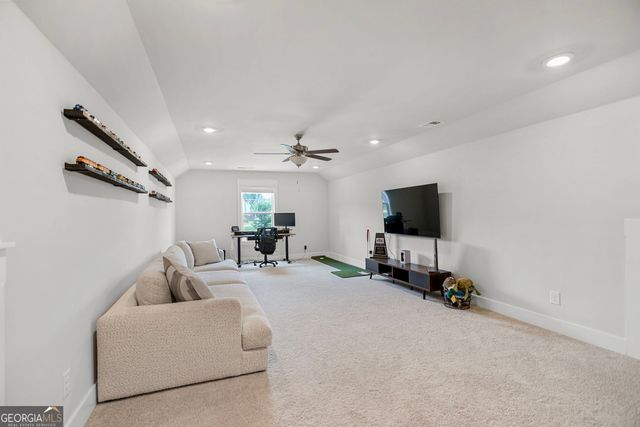 96 Whites Pond Road, Moreland, GA 30259