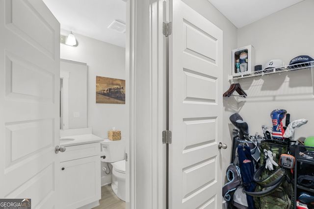 96 Whites Pond Road, Moreland, GA 30259