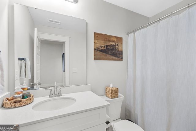 96 Whites Pond Road, Moreland, GA 30259