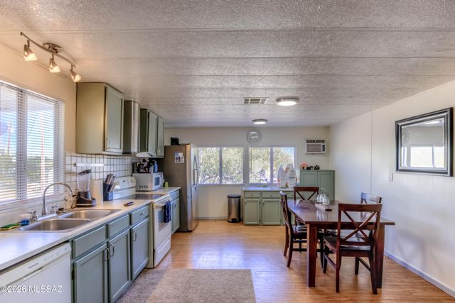 6421 N Bernice Place, Tucson, AZ 85743