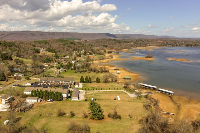 1235 New Lake Road Unit 5, Spring City, TN 37381