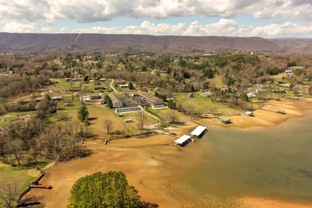 1235 New Lake Road Unit 5, Spring City, TN 37381