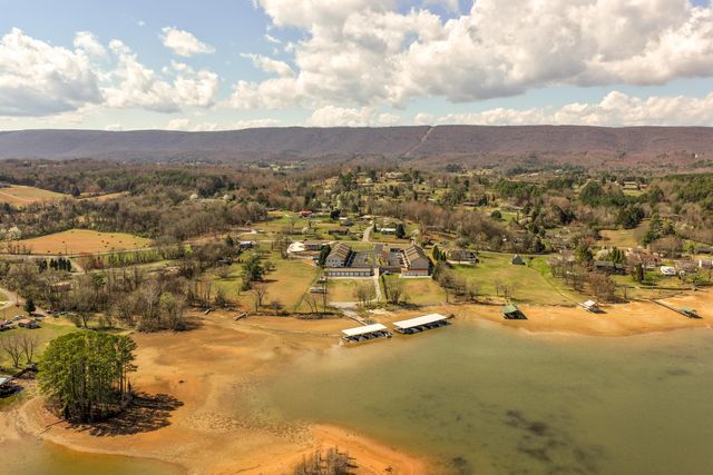 1235 New Lake Road Unit 5, Spring City, TN 37381