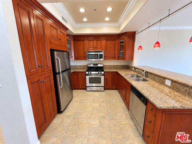1101 East Avenue 102, Burbank, CA 91504