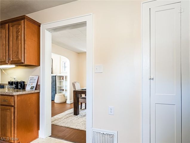 17 W Woodsdale Avenue, Akron, OH 44301