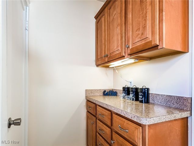 17 W Woodsdale Avenue, Akron, OH 44301