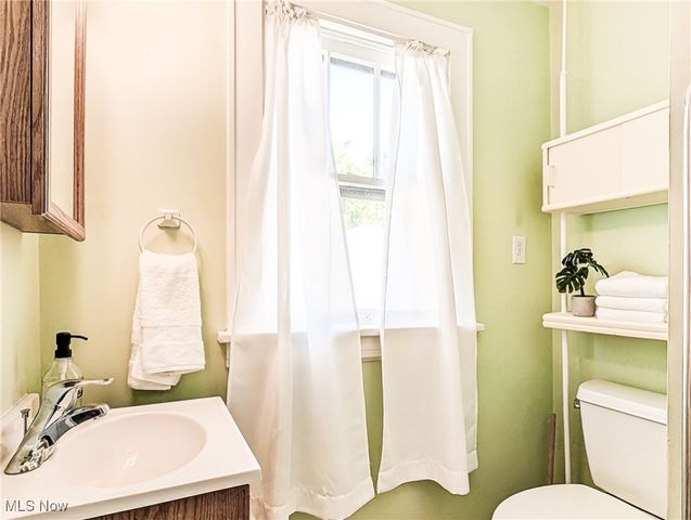 17 W Woodsdale Avenue, Akron, OH 44301