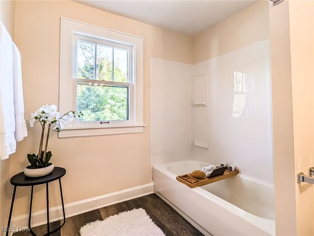 17 W Woodsdale Avenue, Akron, OH 44301