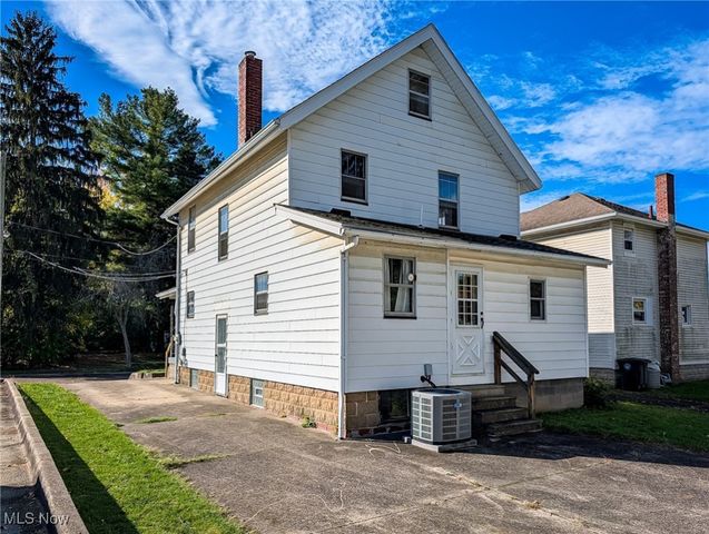 17 W Woodsdale Avenue, Akron, OH 44301