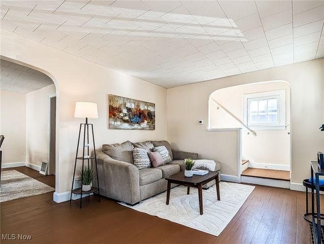 17 W Woodsdale Avenue, Akron, OH 44301