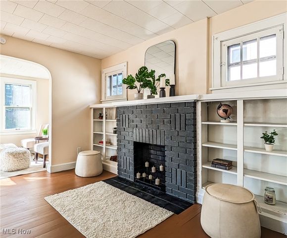 17 W Woodsdale Avenue, Akron, OH 44301