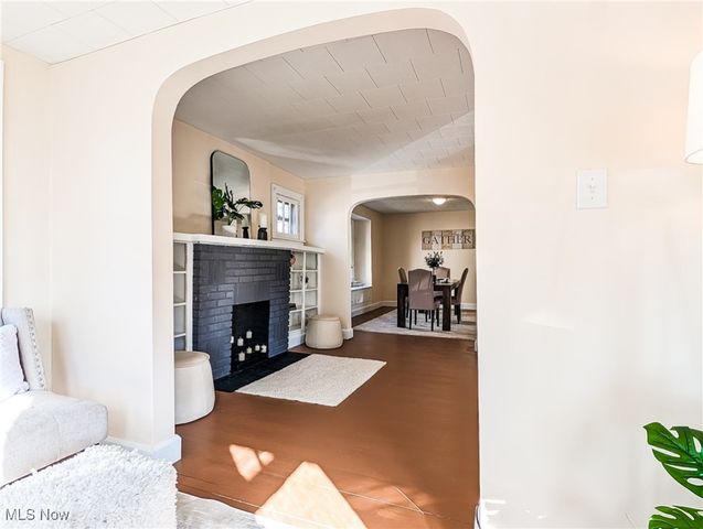 17 W Woodsdale Avenue, Akron, OH 44301