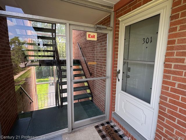 2820 Woodslee Drive 301, Royal Oak, MI 48073