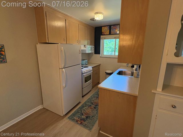 2820 Woodslee Drive 301, Royal Oak, MI 48073