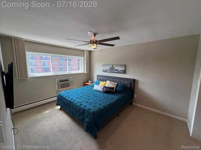 2820 Woodslee Drive 301, Royal Oak, MI 48073